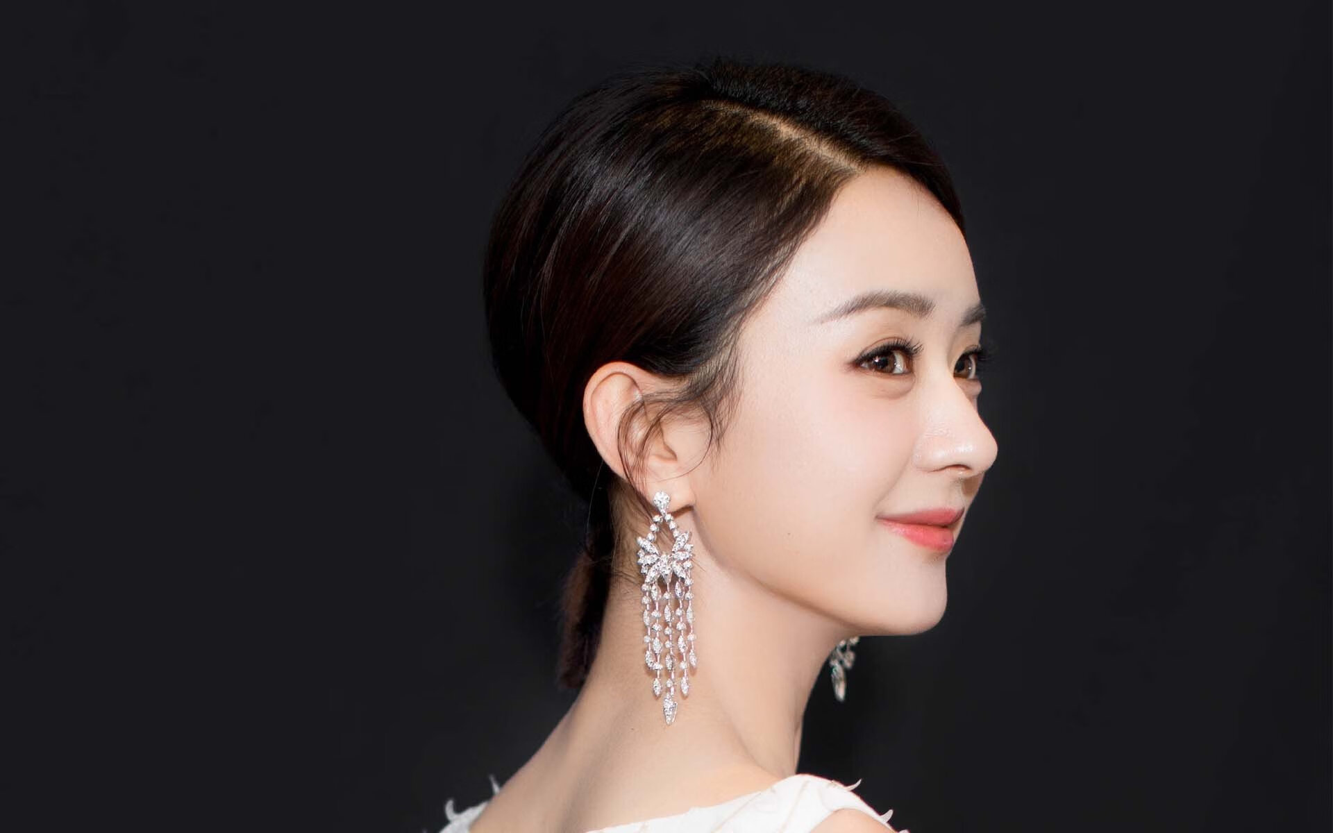 地方足球协会举办教练培训班提升执教水平,业余足球教练培训要求